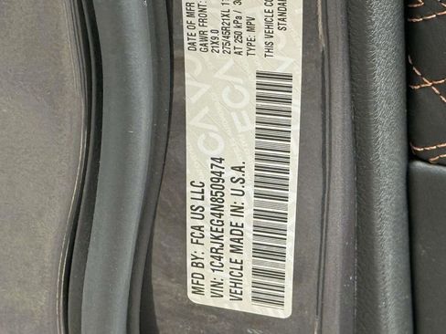 Used 2022 Jeep Grand Cherokee L Summit AWD/4WD image 34