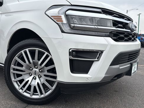 Used 2023 Ford Expedition Limited image 2