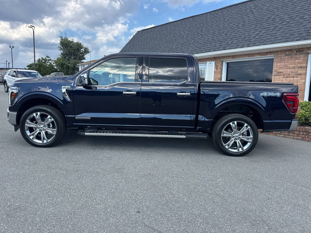 Used 2024 Ford F150 Lariat w/ Equipment Group 502A High AWD/4WD image 18