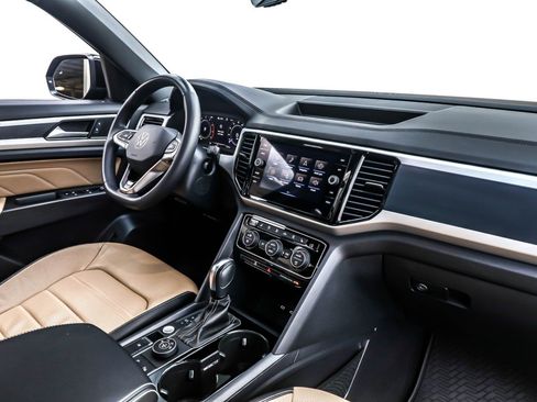 Used 2023 Volkswagen Atlas Cross Sport SEL Premium R-Line image 15