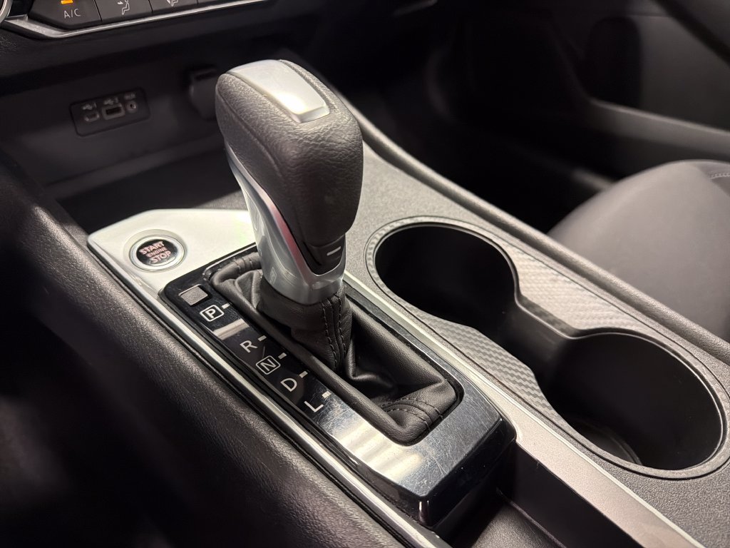Used 2025 Nissan Altima 2.5 SV FWD image 39