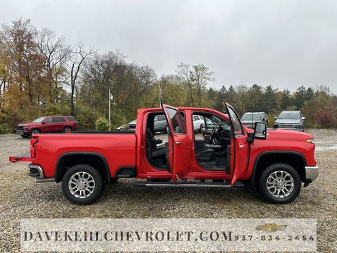Used 2024 Chevrolet Silverado 2500 LTZ w/ LTZ Plus Package image 29