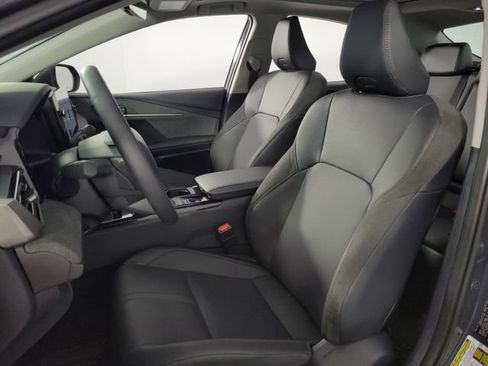 Used 2025 Toyota Camry XLE AWD/4WD image 14
