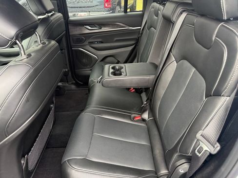 New 2025 Jeep Grand Cherokee Overland AWD/4WD image 34