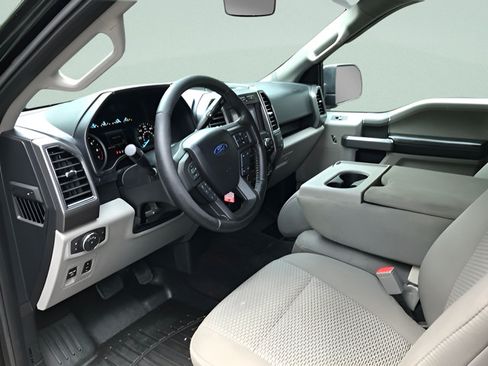 Used 2018 Ford F150 XLT w/ Equipment Group 302A Luxury AWD/4WD image 10
