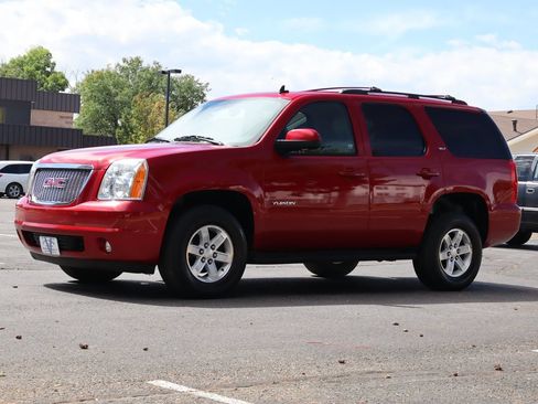 Used 2013 GMC Yukon SLT w/ SLT-2 Equipment Package AWD/4WD image 11