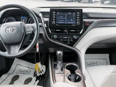 Used 2023 Toyota Camry SE FWD image 14