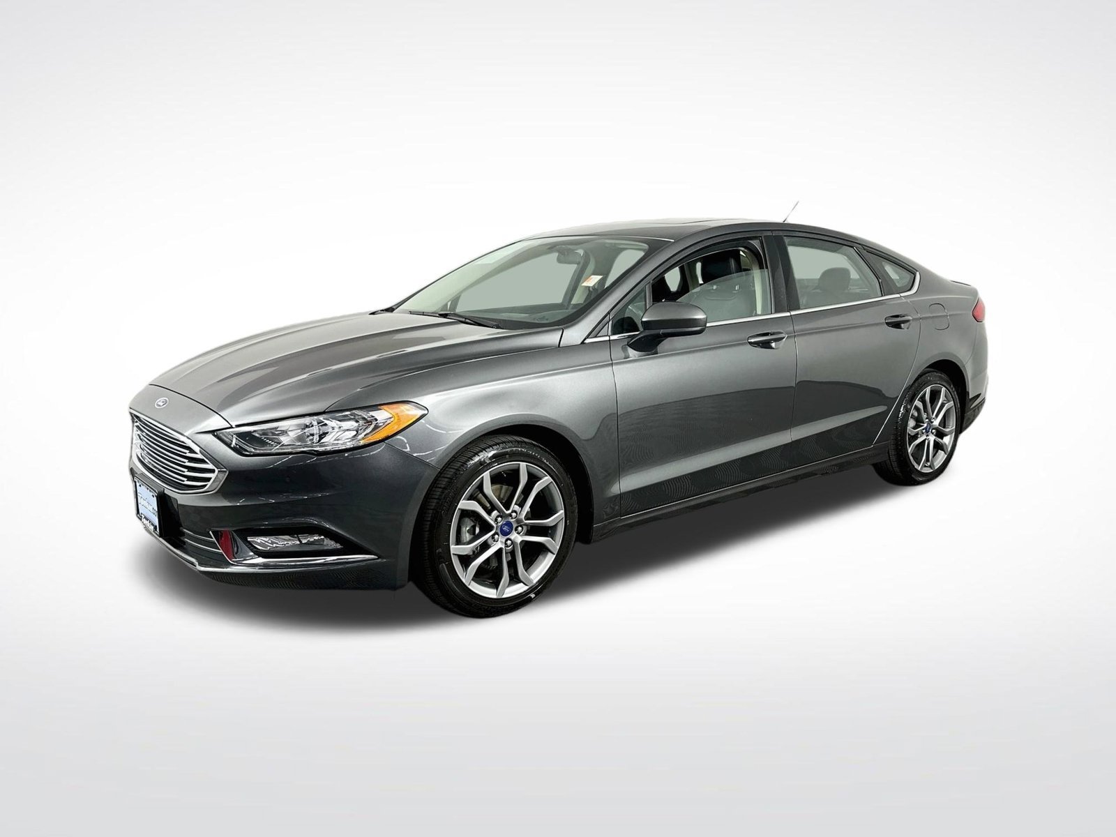 Used 2017 Ford Fusion SE w/ Equipment Group 201A FWD image 4