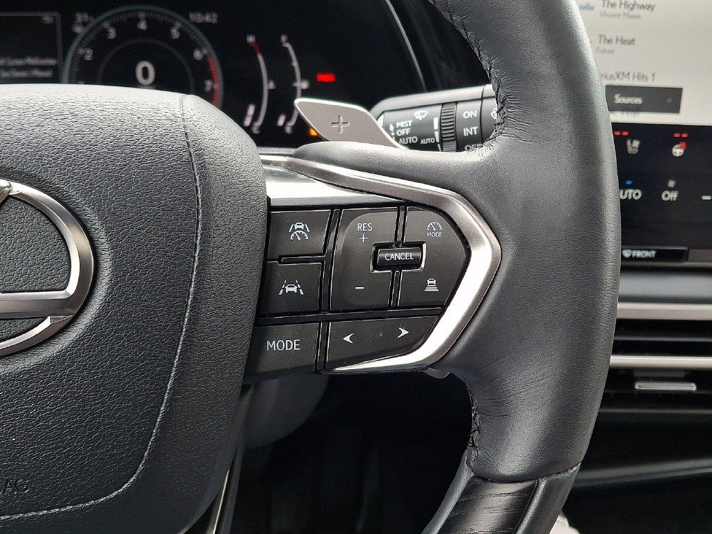 Used 2023 Lexus RX 350 Premium w/ Accessory Package AWD/4WD image 22