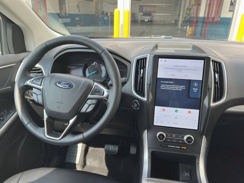 Used 2024 Ford Edge SEL AWD/4WD image 14