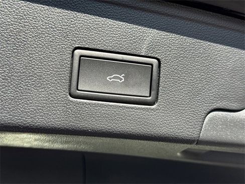 New 2026 Volkswagen Atlas Cross Sport SEL R-Line image 15