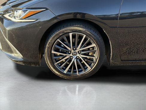 Used 2024 Lexus ES 350 w/ Premium Package FWD image 9
