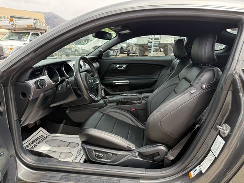 Used 2017 Ford Mustang GT RWD image 13