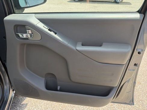 Used 2019 Nissan Frontier SV AWD/4WD image 19