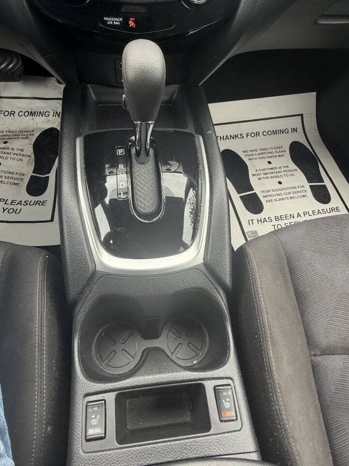 Used 2015 Nissan Rogue SV w/ SV Premium Package FWD image 15
