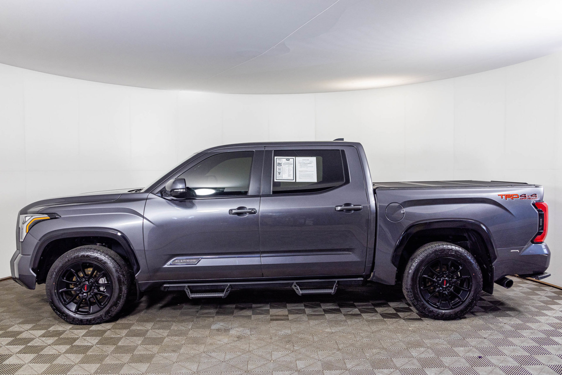 Used 2025 Toyota Tundra Platinum w/ TRD Off-Road Package AWD/4WD image 20