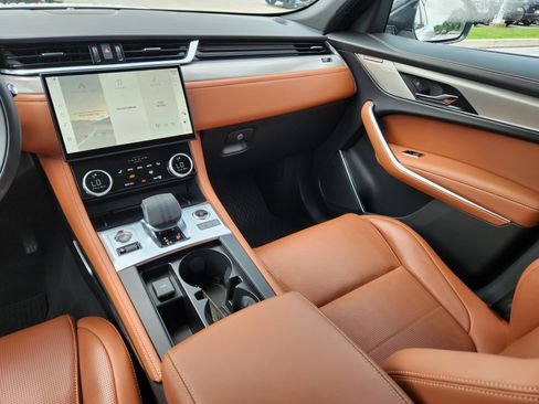 Certified 2026 Jaguar F-PACE R-Dynamic S AWD/4WD image 14