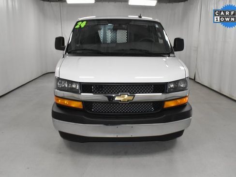 Used 2024 Chevrolet Express 2500 w/ Driver Convenience Package image 4