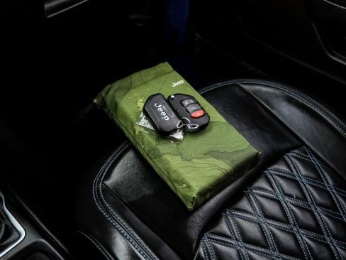 Used 2021 Jeep Wrangler Unlimited Rubicon 4xe w/ Cold Weather Group AWD/4WD image 62