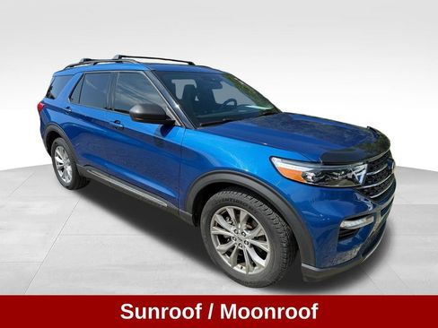 Used 2020 Ford Explorer XLT w/ Equipment Group 202A AWD/4WD image 9