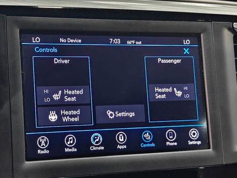 Used 2020 Chrysler Pacifica Touring-L image 41