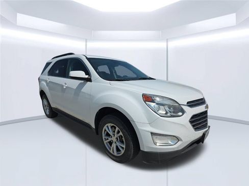 Used 2017 Chevrolet Equinox LT w/ Convenience Package FWD image 7