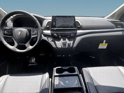 Used 2026 Honda Odyssey Elite image 7