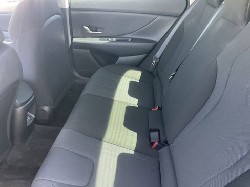Certified 2024 Hyundai Elantra SE FWD image 15