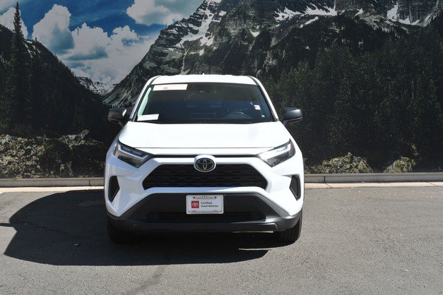 Used 2024 Toyota RAV4 LE AWD/4WD image 5