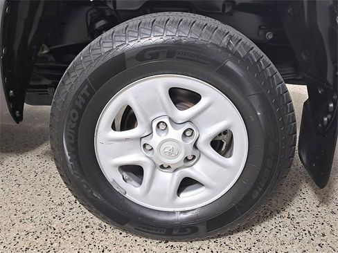 Used 2020 Toyota Tundra SR5 w/ SR5 Leather Package image 8