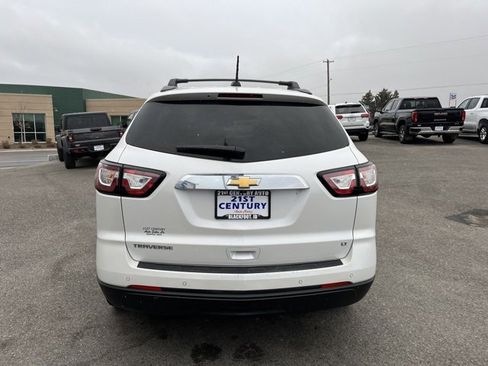 Used 2017 Chevrolet Traverse LT w/ Style and Technology Package image 9