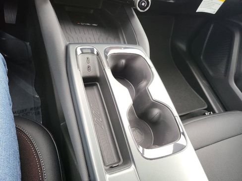 New 2025 Chevrolet Equinox EV RS image 32