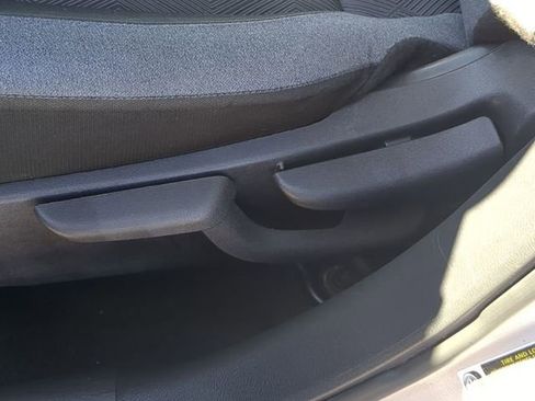 Used 2023 Nissan Versa SV image 24