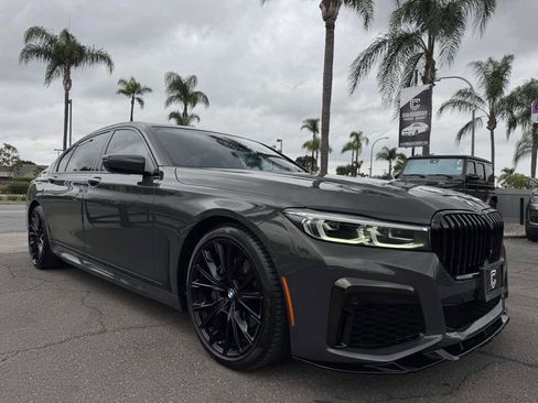 Used 2020 BMW 740i w/ M Sport Package image 9