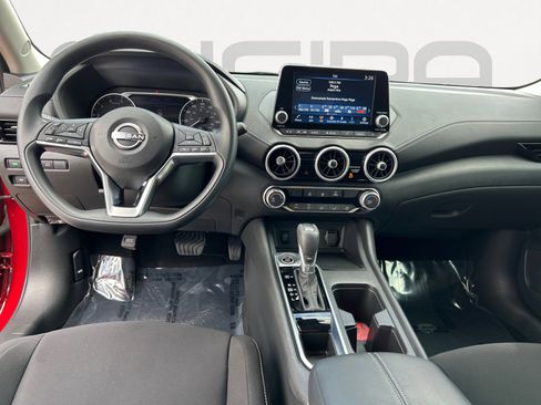 Used 2025 Nissan Sentra SV image 3