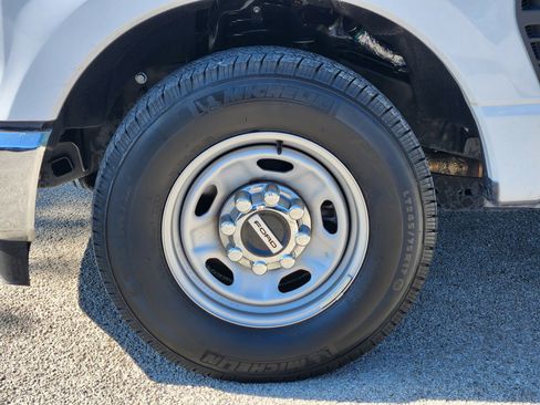 Used 2024 Ford F250 XL w/ XL Chrome Package RWD image 28