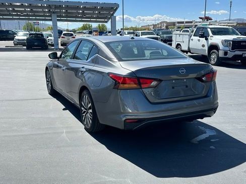 Used 2025 Nissan Altima 2.5 SV FWD image 22