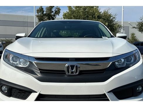 Used 2018 Honda Civic EX-L image 3