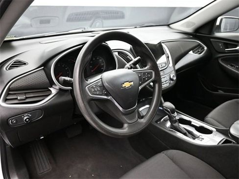Used 2023 Chevrolet Malibu LT image 12