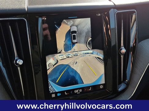 Certified 2025 Volvo XC60 B5 Plus image 19