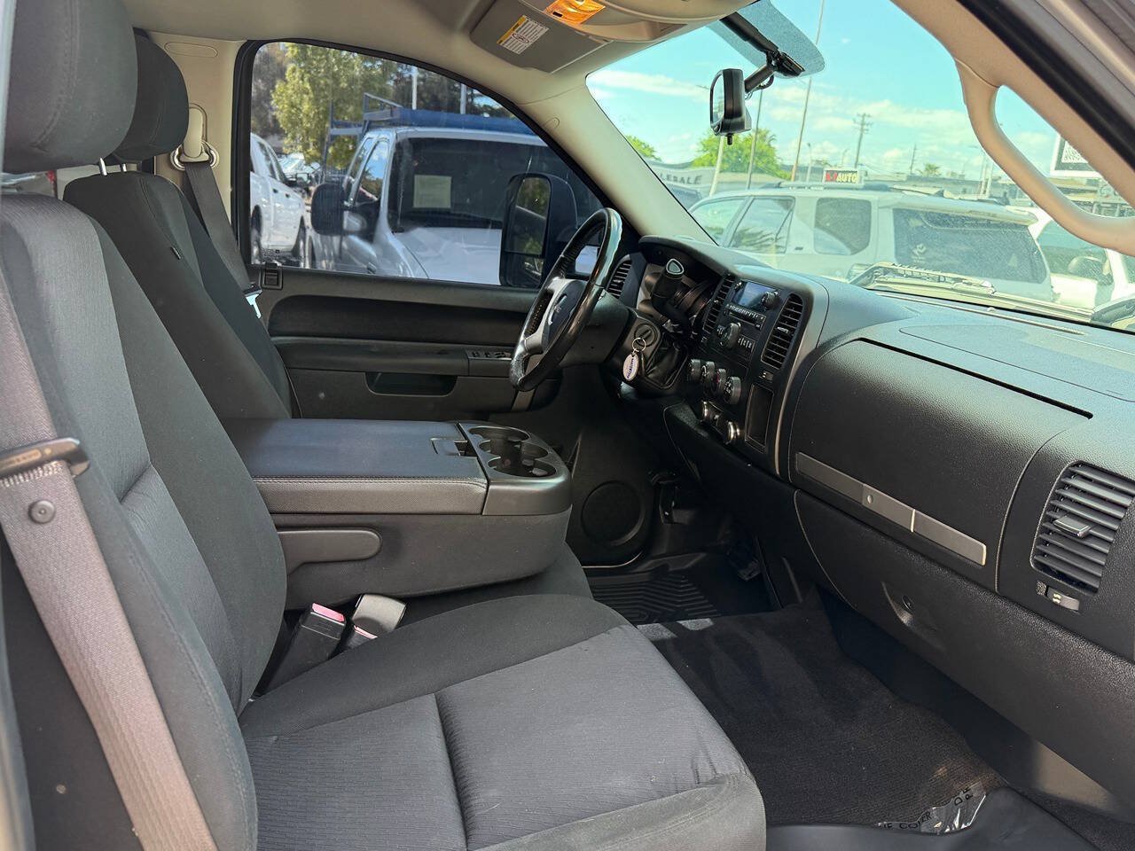 Used 2010 GMC Sierra 2500 SLE w/ Suspension Package, Off-Road AWD/4WD image 28