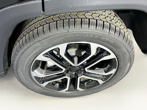 Used 2022 Jeep Compass Limited AWD/4WD image 28