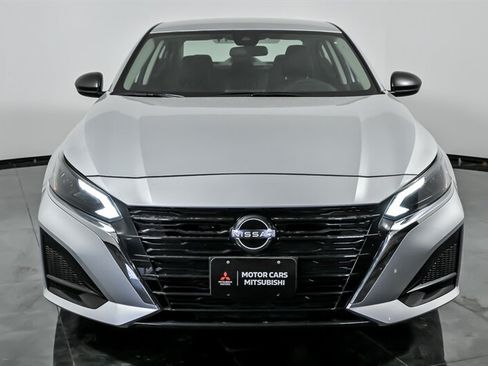 Used 2024 Nissan Altima 2.5 S FWD image 4