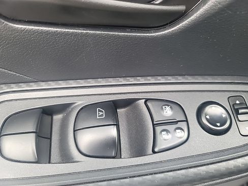 Used 2025 Nissan Versa S w/ Trunk Package FWD image 8