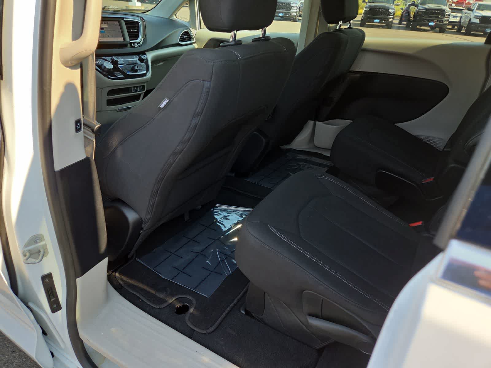 Used 2023 Chrysler Voyager LX FWD image 20