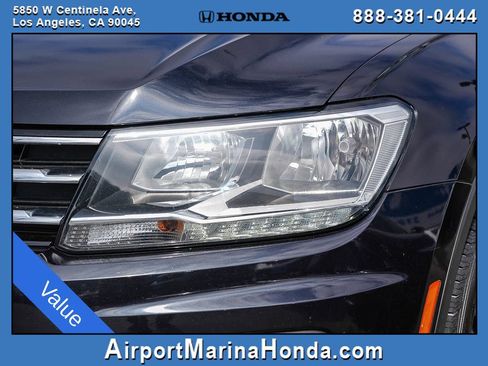 Used 2018 Volkswagen Tiguan SEL FWD image 17