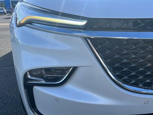Used 2023 Buick Enclave Avenir w/ Avenir Technology Package image 10