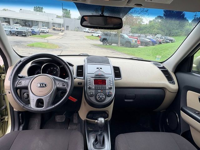 Used 2011 Kia Soul ! FWD image 11