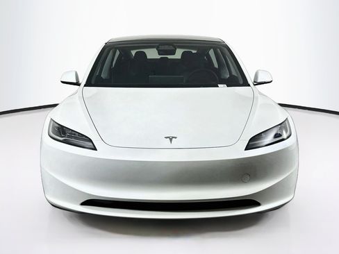 Used 2025 Tesla Model 3 Long Range RWD image 2