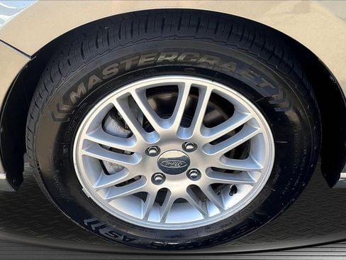 Used 2008 Ford Focus SE FWD image 32